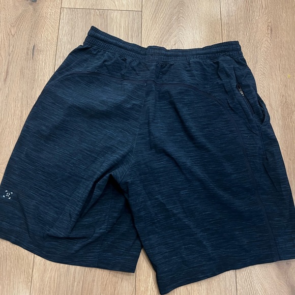 Mens lululemon pace breaker linerless 9” navy blue Athletic Shorts - Picture 3 of 4